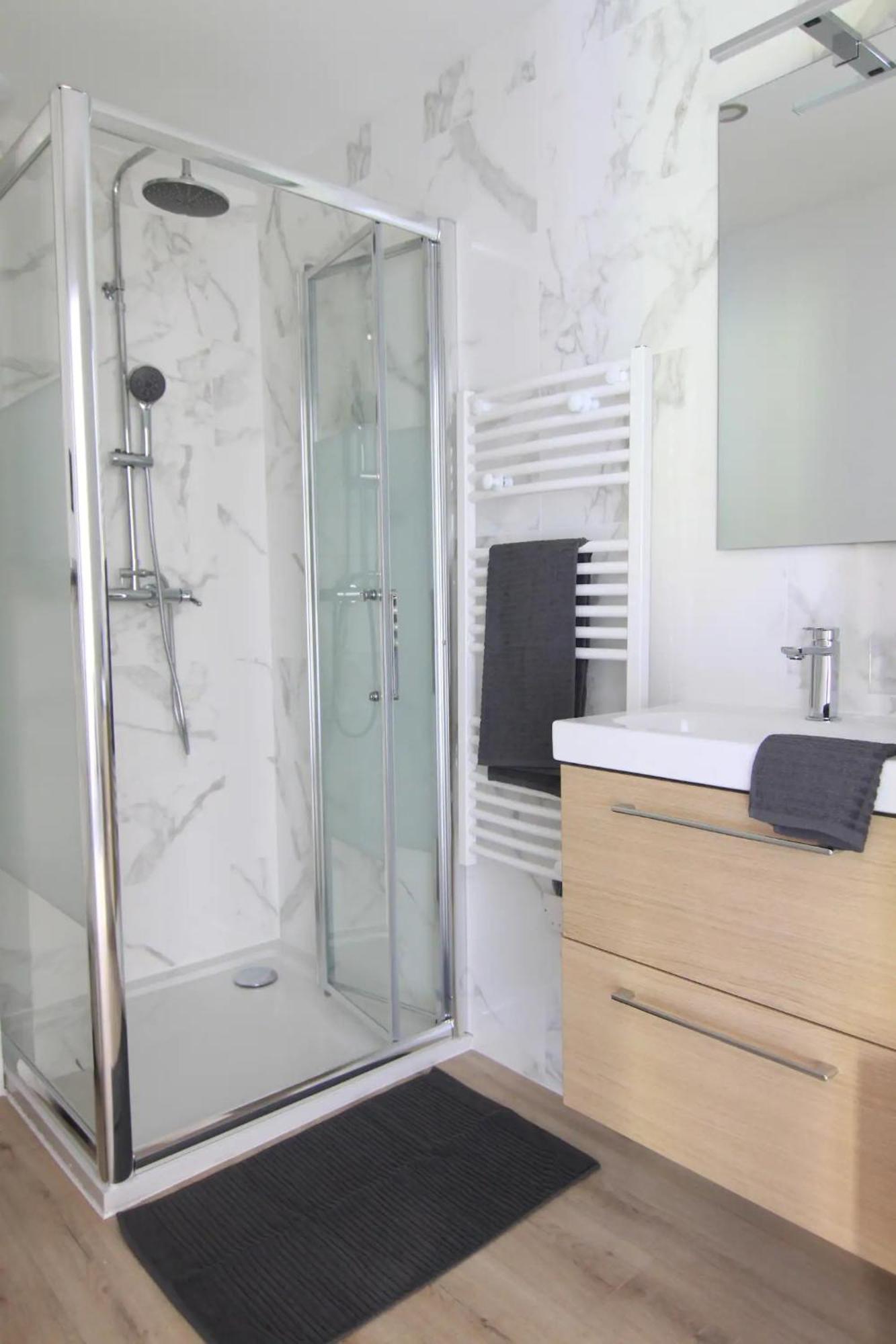 T2 Duplex Segre - Hyper Centre - Wifi - Netflix Apartment Luaran gambar